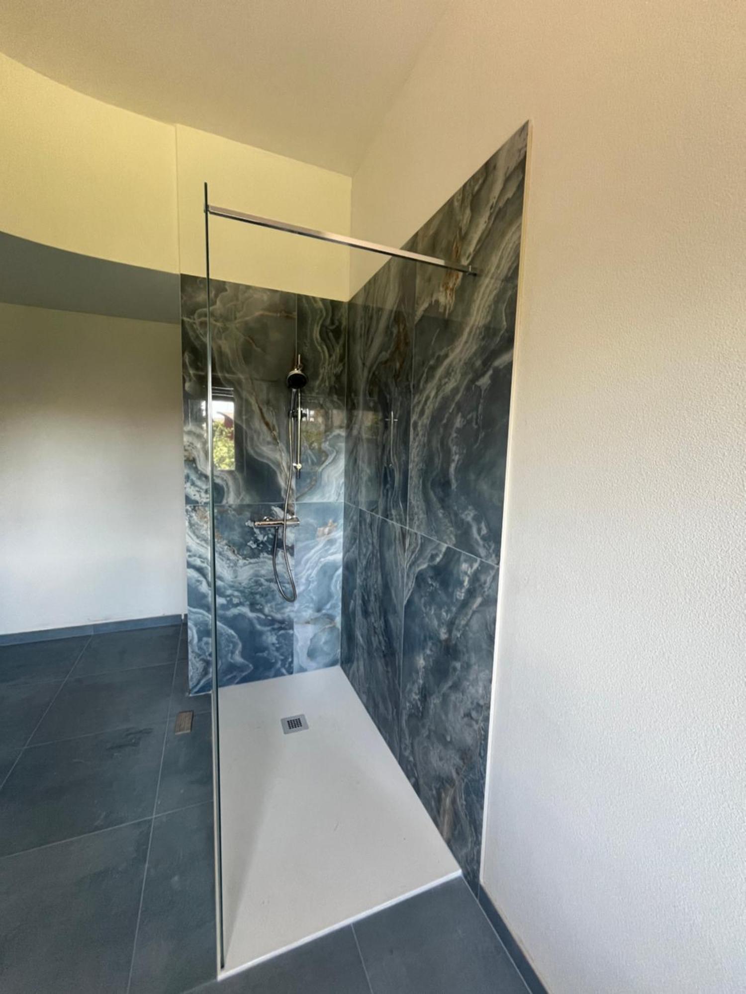 Bella Vita Guesthouse -Parcheggio Privato Interno Arona Luaran gambar