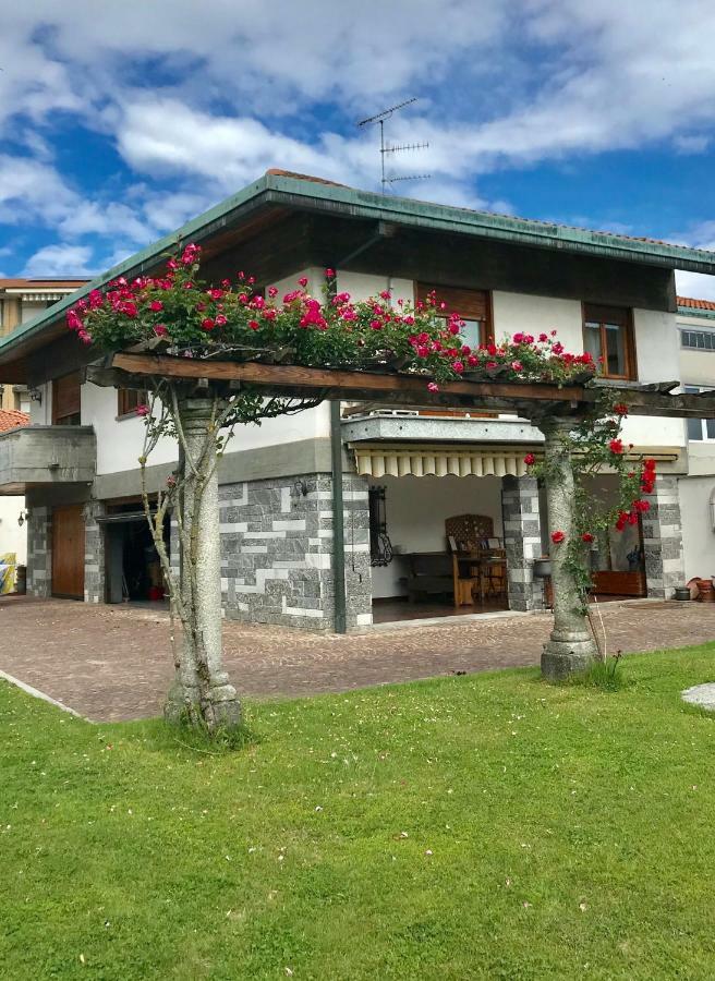 Bella Vita Guesthouse -Parcheggio Privato Interno Arona Luaran gambar